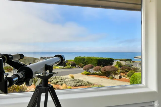$3,150,000 | 590 Swan Drive, Bodega Bay, CA 94923