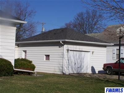 1004 Adams Street Decatur, IN 46733 - Photo 2 of 9