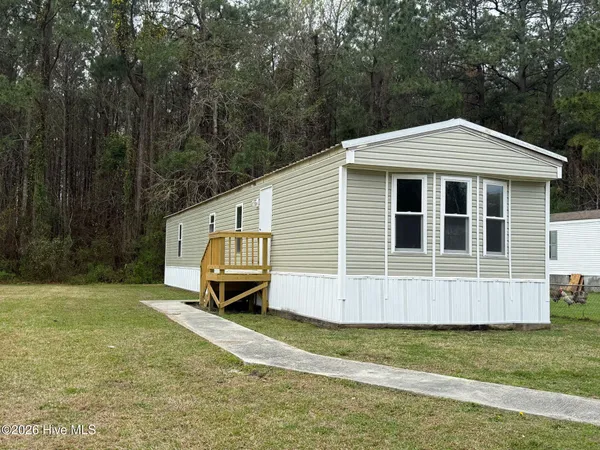 $1,050 | 458 White Oak Lane, Midway Park, NC 28544