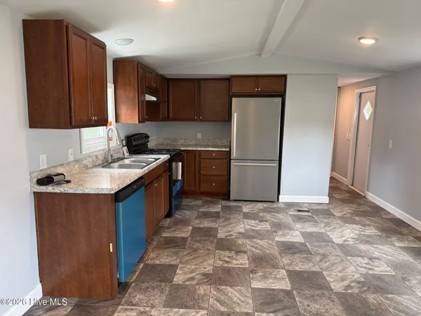 $1,050 | 458 White Oak Lane, Midway Park, NC 28544
