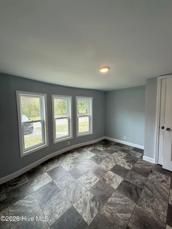 $1,050 | 458 White Oak Lane, Midway Park, NC 28544