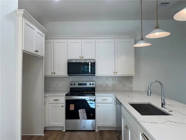 $270,000 | 3701 Iverson Drive, Bryan, TX 77803