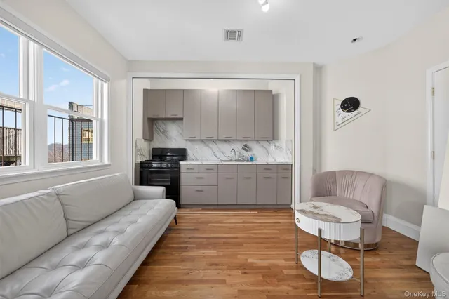 $770,000 | 10 Lemberg Court, Unit 401, Monroe, NY 10950