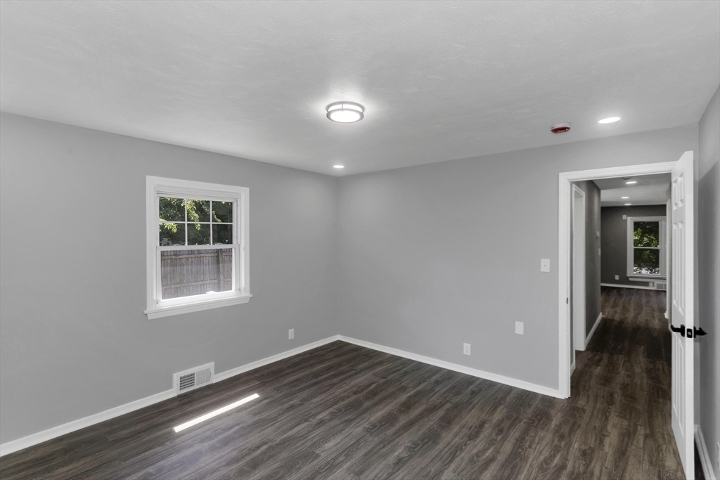 1988 Wilbraham Road Springfield, MA 01129 - Photo 28 of 39