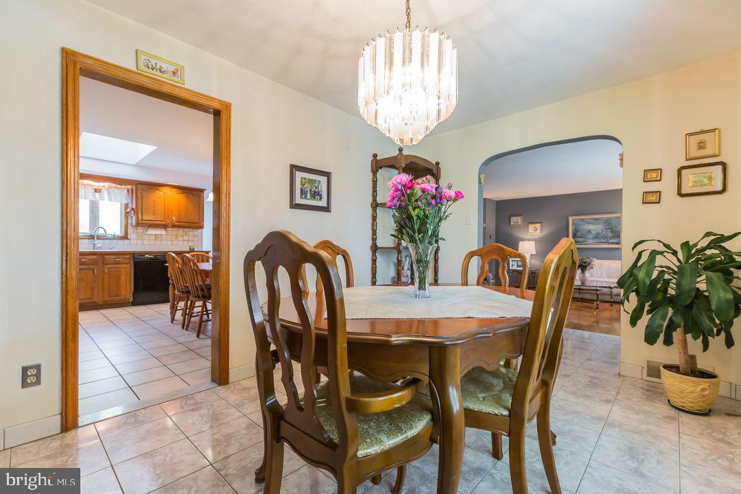221 Farnham Road Havertown, PA 19083 - Photo 8 of 25 Dining Room