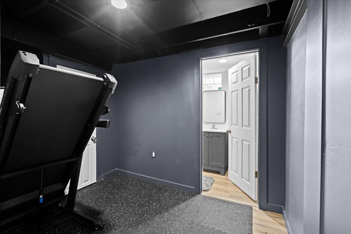 1881 Hazel Street Birmingham, MI 48009 - Photo 24 of 42 23-1881 Hazel St