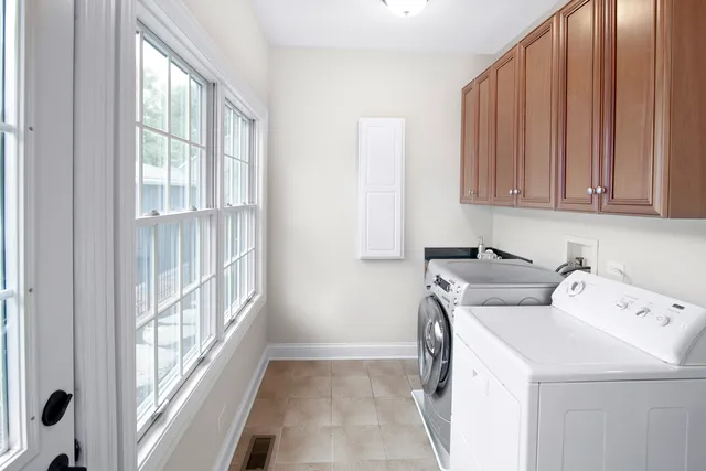 $600,000 | 215 North Hager Avenue, Barrington, IL 60010