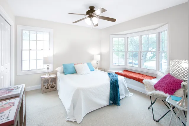 $600,000 | 215 North Hager Avenue, Barrington, IL 60010