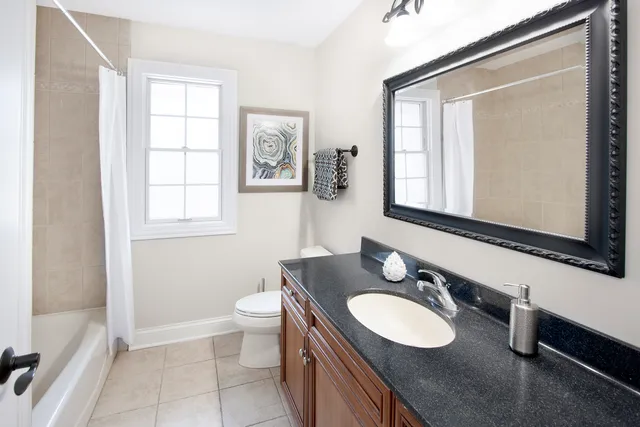 $600,000 | 215 North Hager Avenue, Barrington, IL 60010