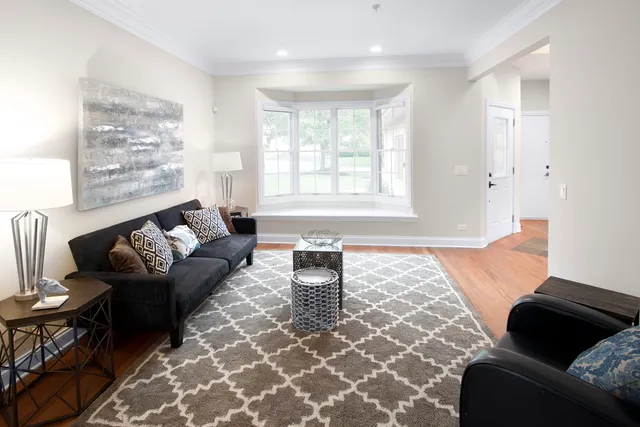 $600,000 | 215 North Hager Avenue, Barrington, IL 60010