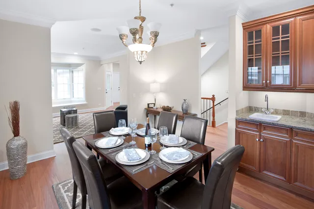 $600,000 | 215 North Hager Avenue, Barrington, IL 60010