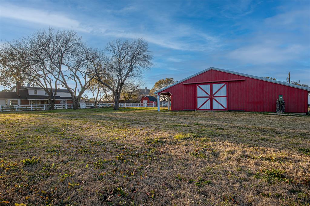 9310 Merritt Road Rowlett, TX 75089 - Photo 31 of 40 a front view of house with yard