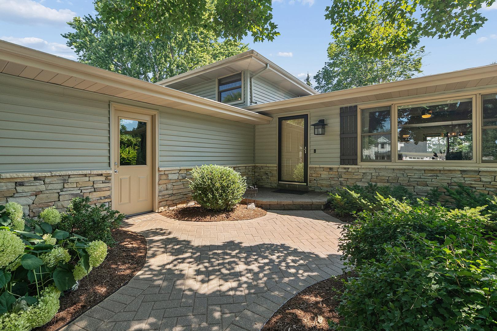 66 Feece Drive Batavia, IL 60510 - Photo 4 of 68