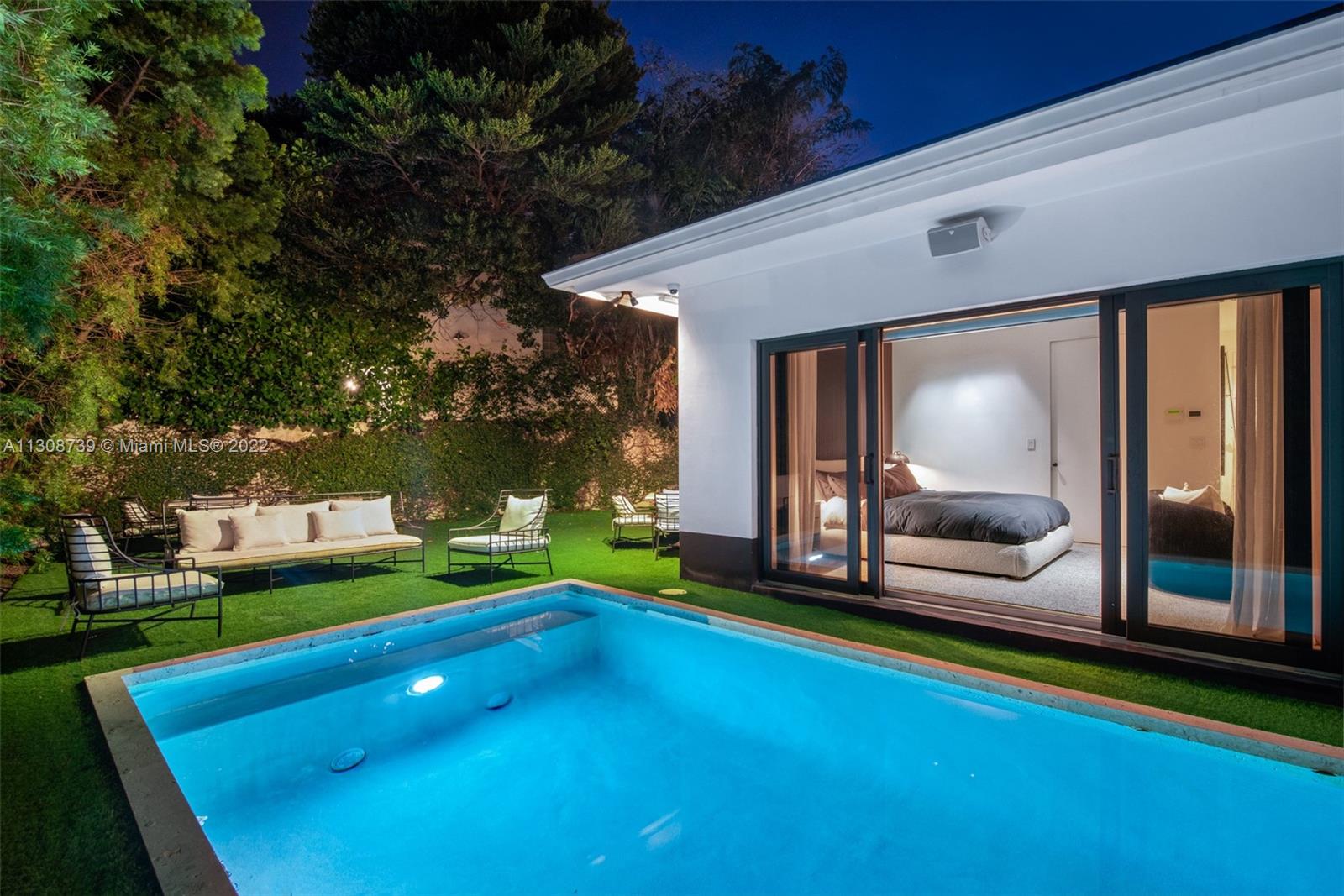 2021 North Bay Road Miami Beach, FL 33140 - Photo 30 of 38