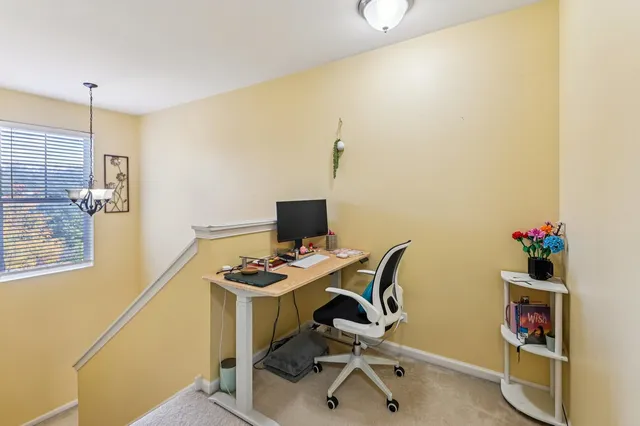 $399,900 | 664 Grosvenor Lane, Aurora, IL 60504