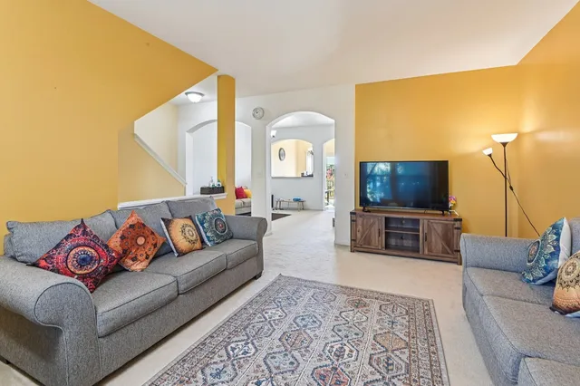 $399,900 | 664 Grosvenor Lane, Aurora, IL 60504