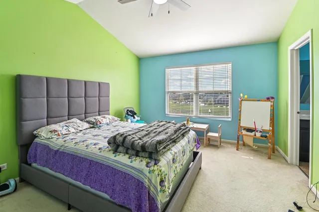 $399,900 | 664 Grosvenor Lane, Aurora, IL 60504