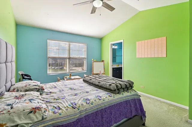 $399,900 | 664 Grosvenor Lane, Aurora, IL 60504