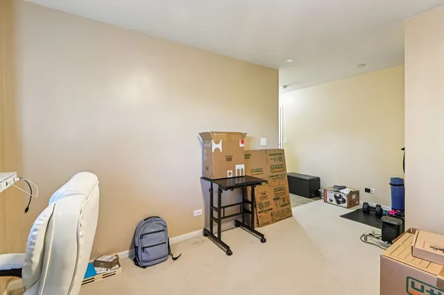 $399,900 | 664 Grosvenor Lane, Aurora, IL 60504