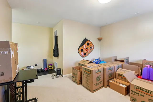 $399,900 | 664 Grosvenor Lane, Aurora, IL 60504