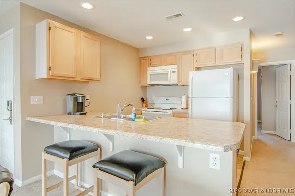 $225,000 | 15 Monterey Drive, Unit 17, Lake Ozark, MO 65049