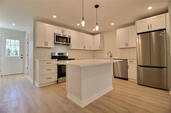 $2,700 | 1 Cottage Street, Unit C, Westerly, RI 02891