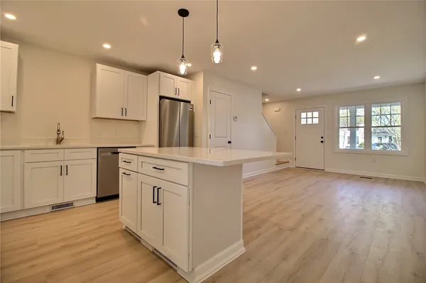 $2,700 | 1 Cottage Street, Unit C, Westerly, RI 02891