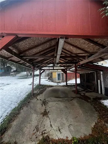 a view of a garage room