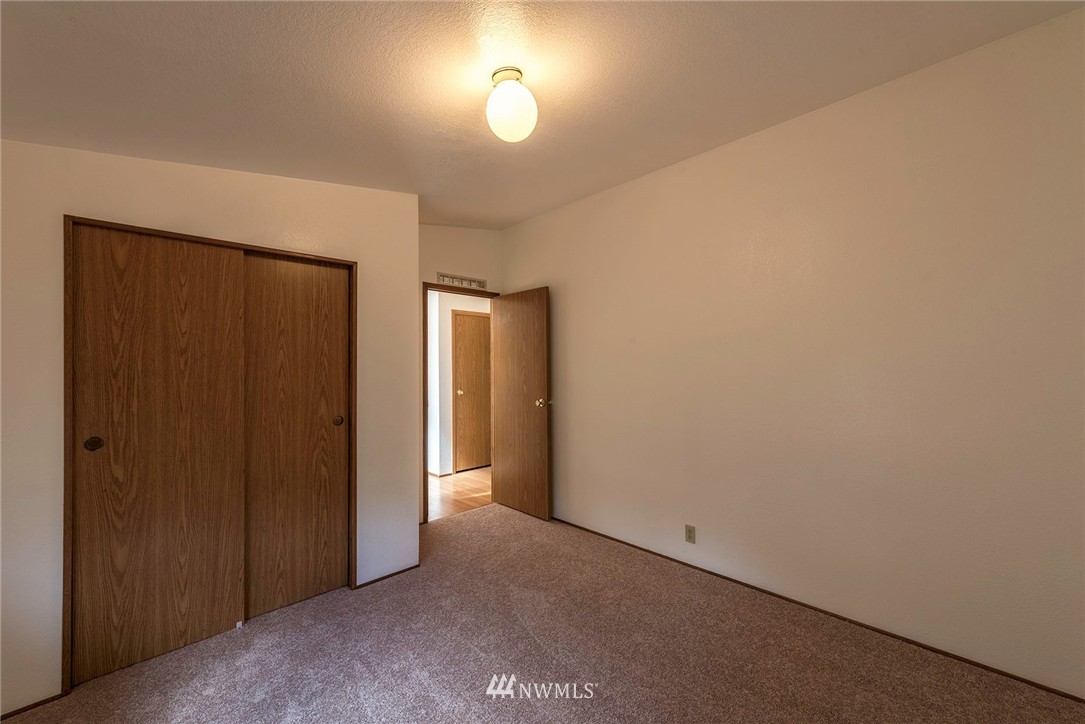 13023 175th Avenue Southeast Renton, WA 98059 - Photo 11 of 22 Gallery Image 11
