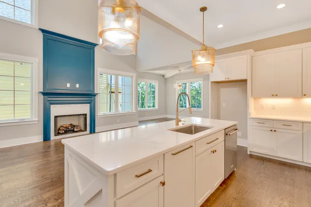 $948,000 | 878 Cranes Cp Trail, Chattanooga, TN 37405