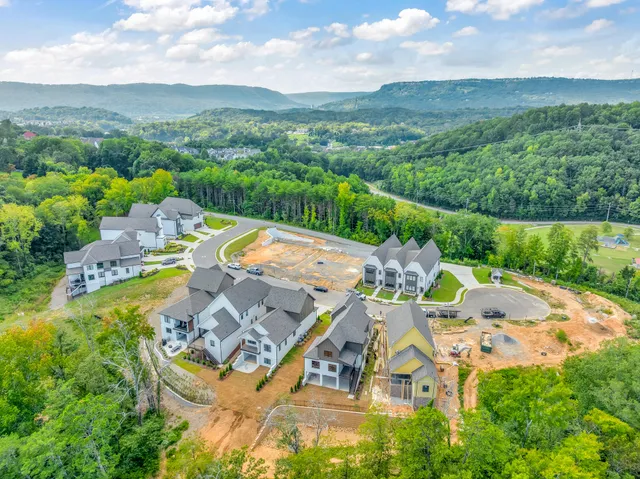 $948,000 | 878 Cranes Cp Trail, Chattanooga, TN 37405