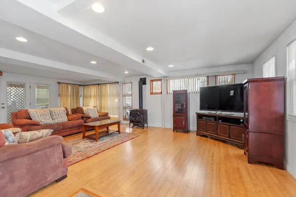 $3,990 | 5 Avondale Avenue, Billerica, MA 01821
