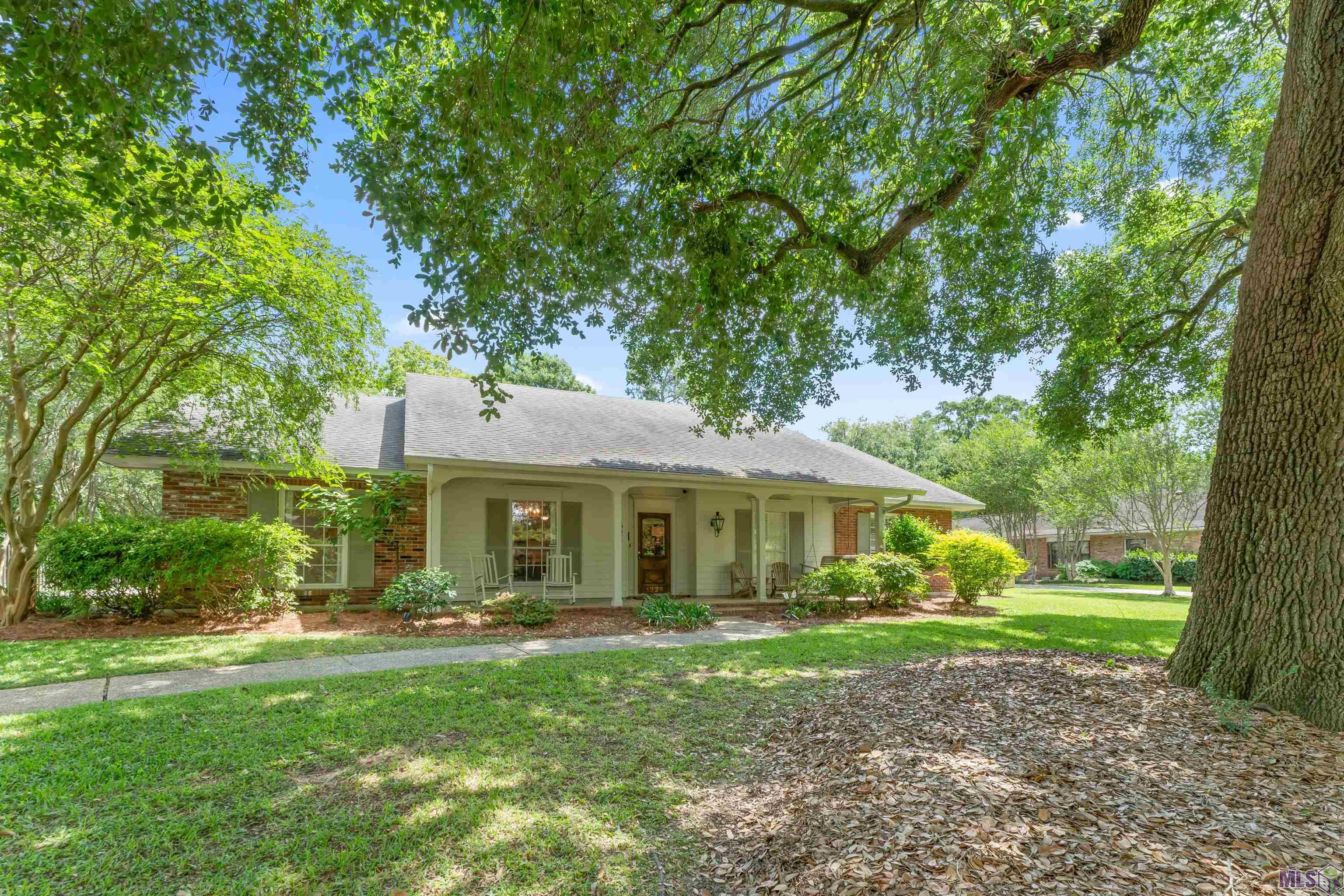 1924 Dahlia Street Baton Rouge, LA 70808 - Photo 1 of 25