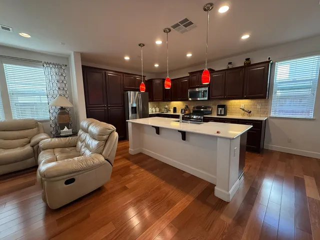 $724,900 | 931 Willow Bridge Drive, Folsom, CA 95630