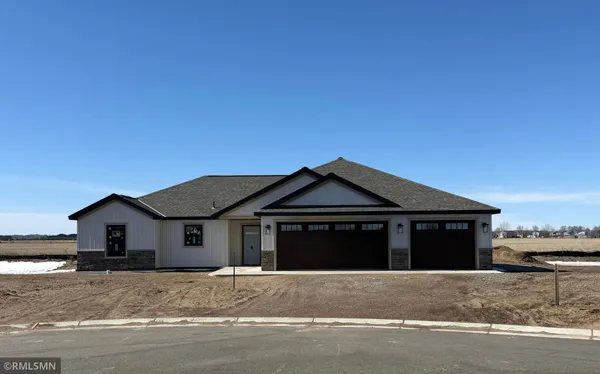 $454,990 | 833 3rd Avenue Southwest, Rice, MN 56367