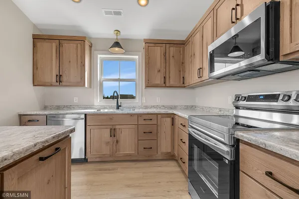 $454,990 | 833 3rd Avenue Southwest, Rice, MN 56367