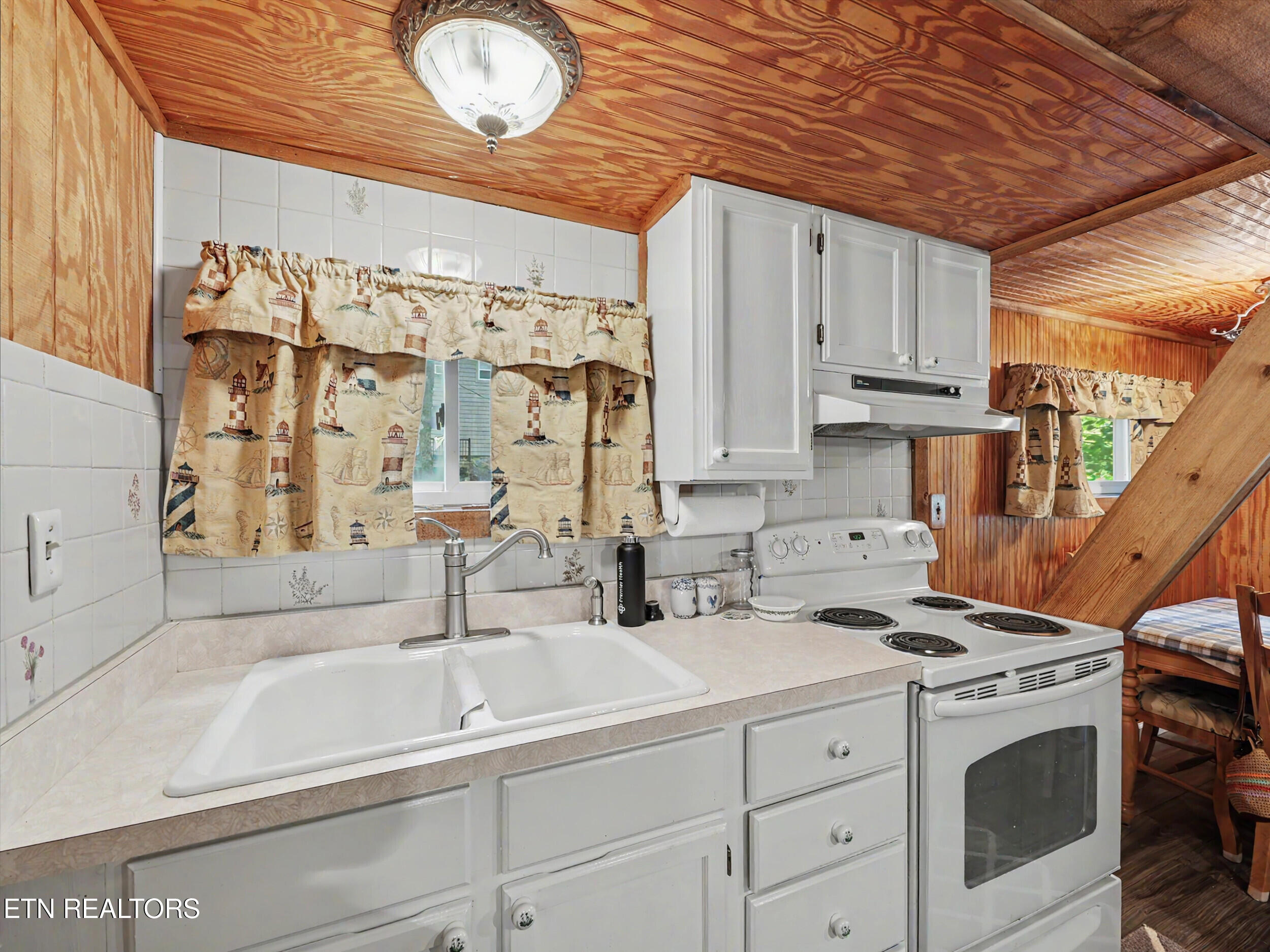 949 Flat Hollow Marina Road Speedwell, TN 37870 - Photo 11 of 43 13_img_5248