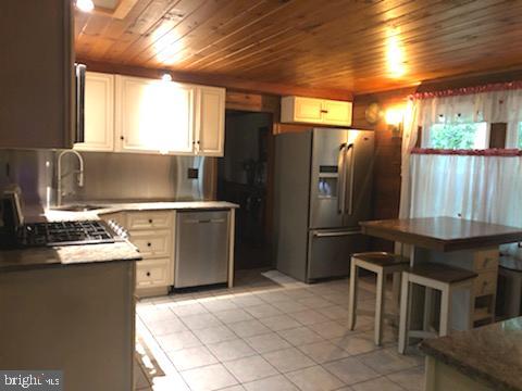 34 Rhode Island Road Sicklerville, NJ 08081 - Photo 11 of 26 Gallery Image 11