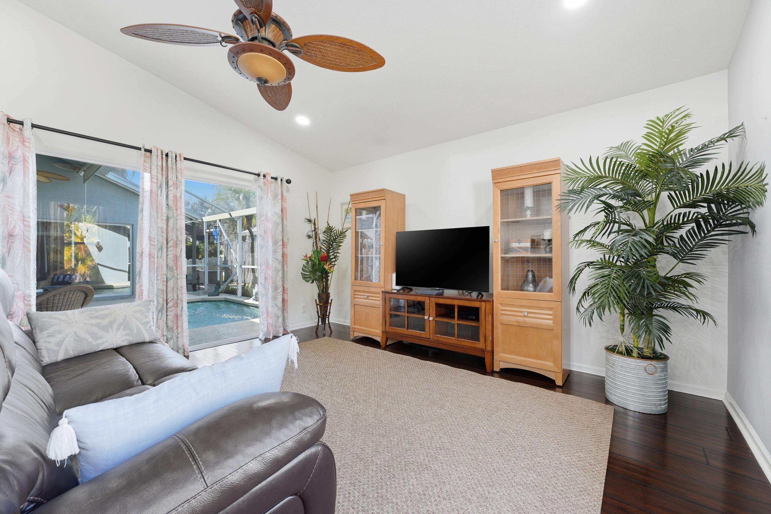 2811 Southwest Mustang Terrace Stuart, FL 34997 - Photo 11 of 52 11_dsc05769