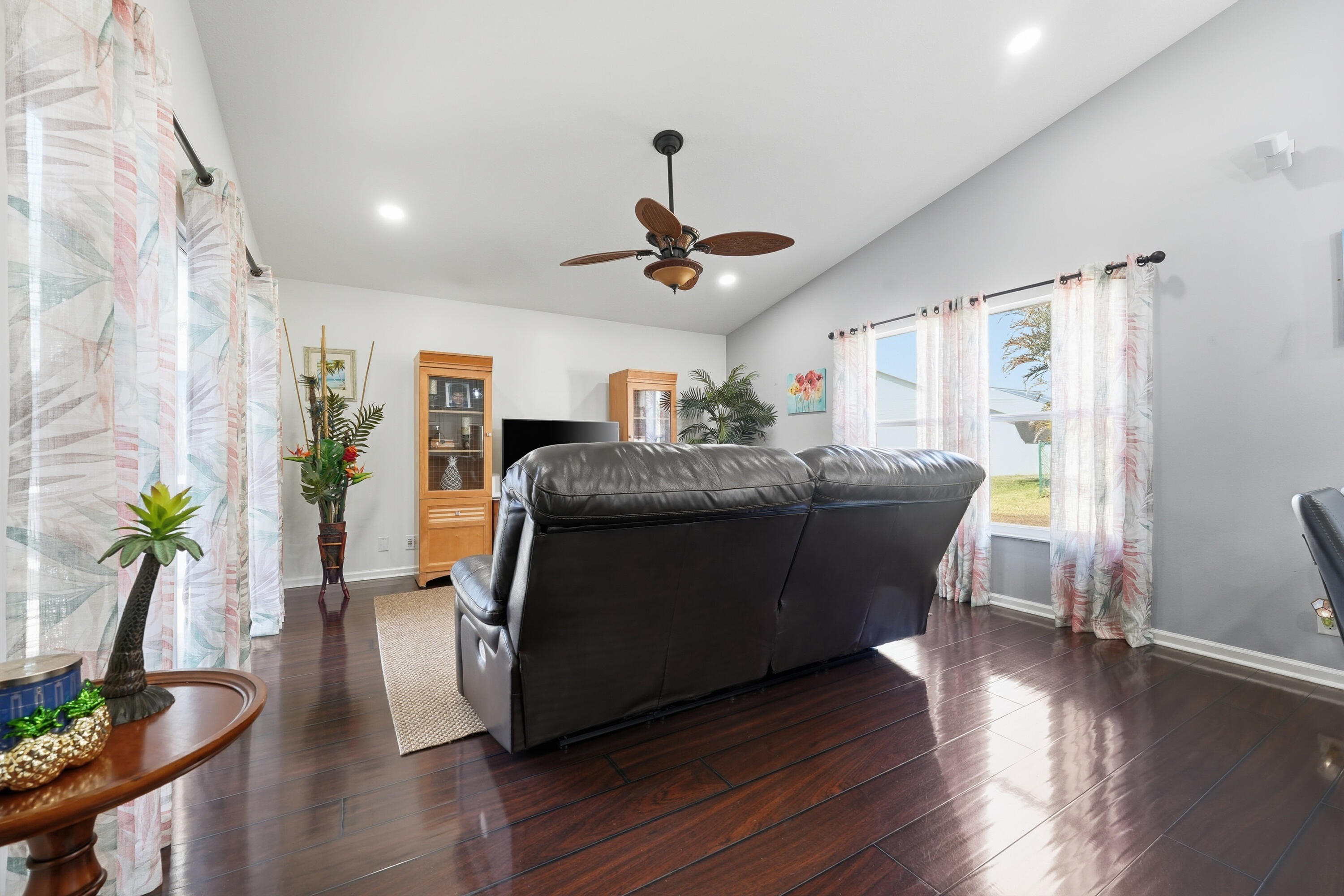 2811 Southwest Mustang Terrace Stuart, FL 34997 - Photo 10 of 52 10_dsc05749