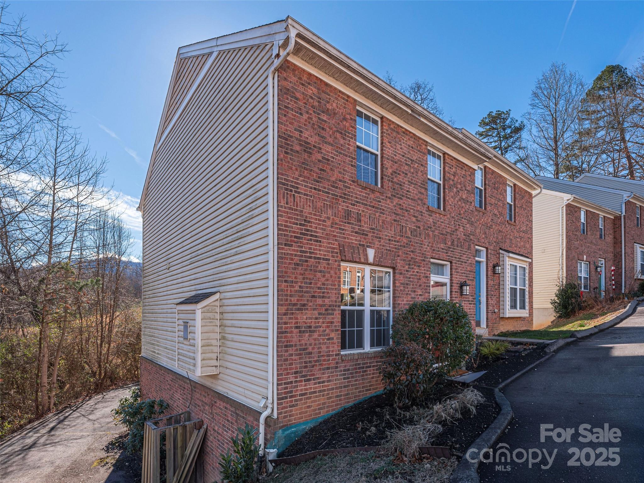 53 Vancott Court Clyde, NC 28721 - Photo 3 of 23
