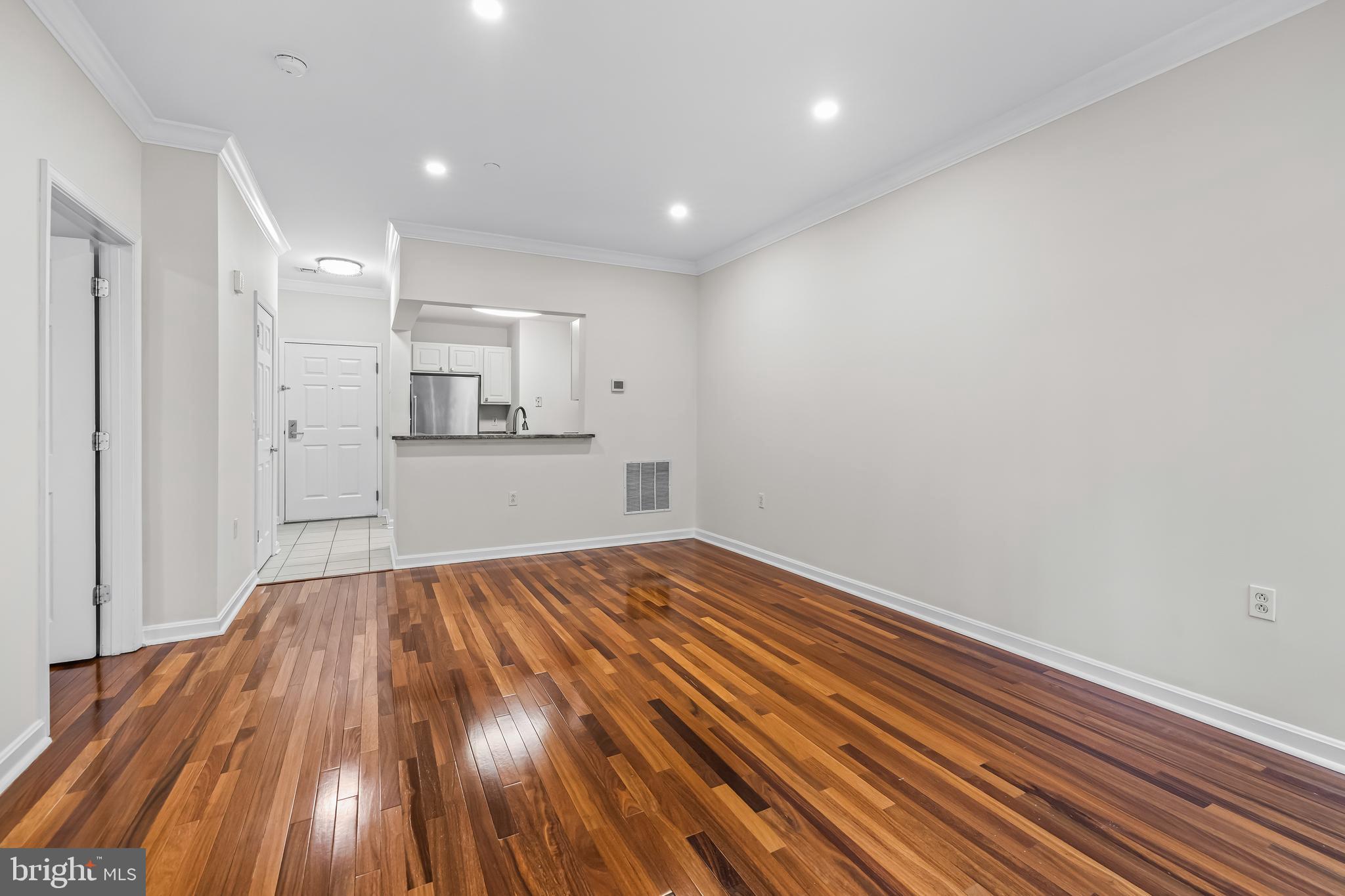 23 Pierside Drive, Unit 104 Baltimore, MD 21230 - Photo 11 of 31