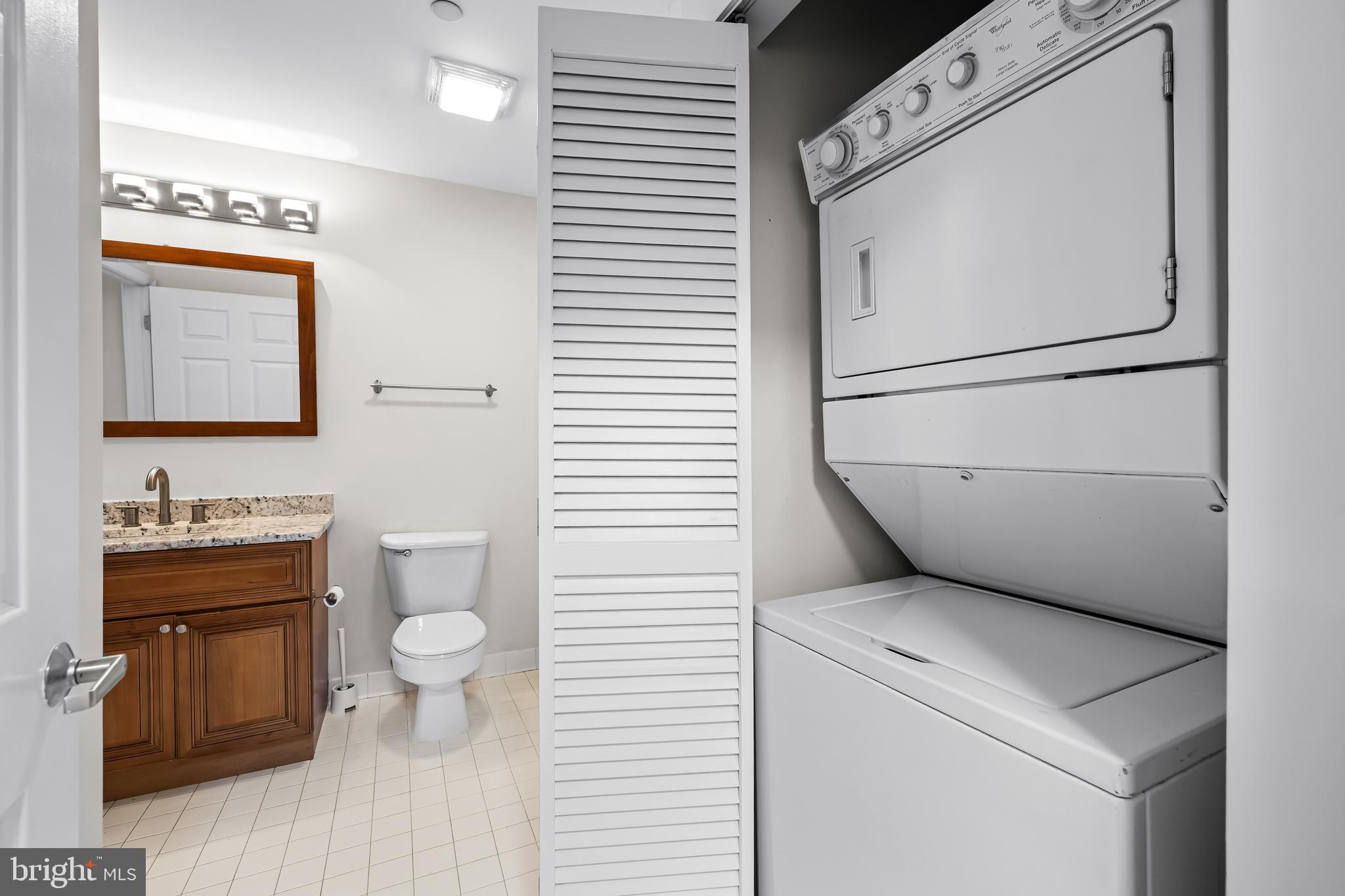 23 Pierside Drive, Unit 104 Baltimore, MD 21230 - Photo 16 of 31