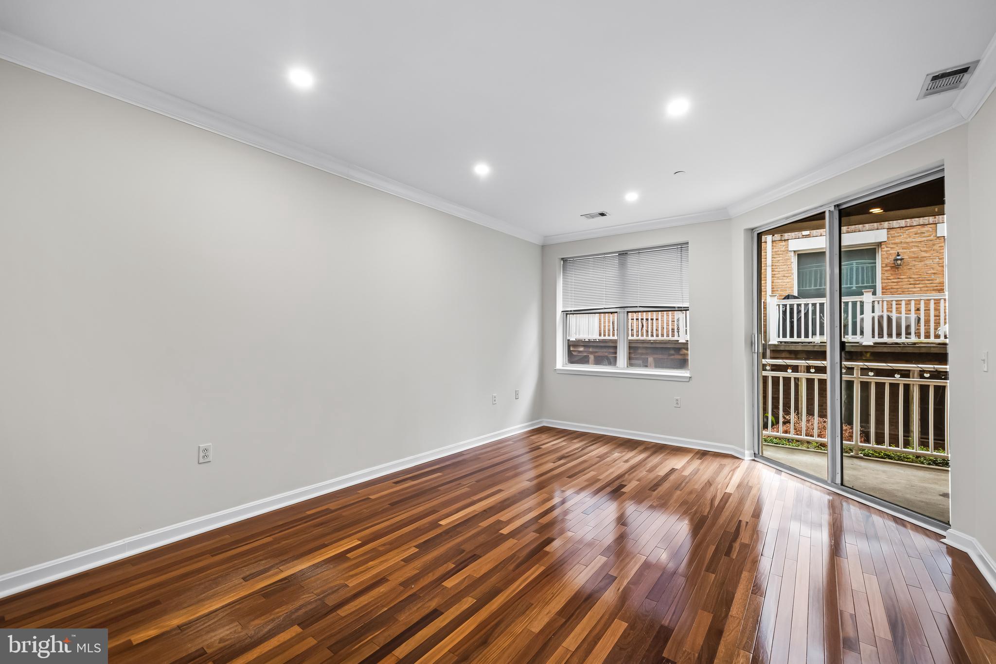 23 Pierside Drive, Unit 104 Baltimore, MD 21230 - Photo 3 of 31