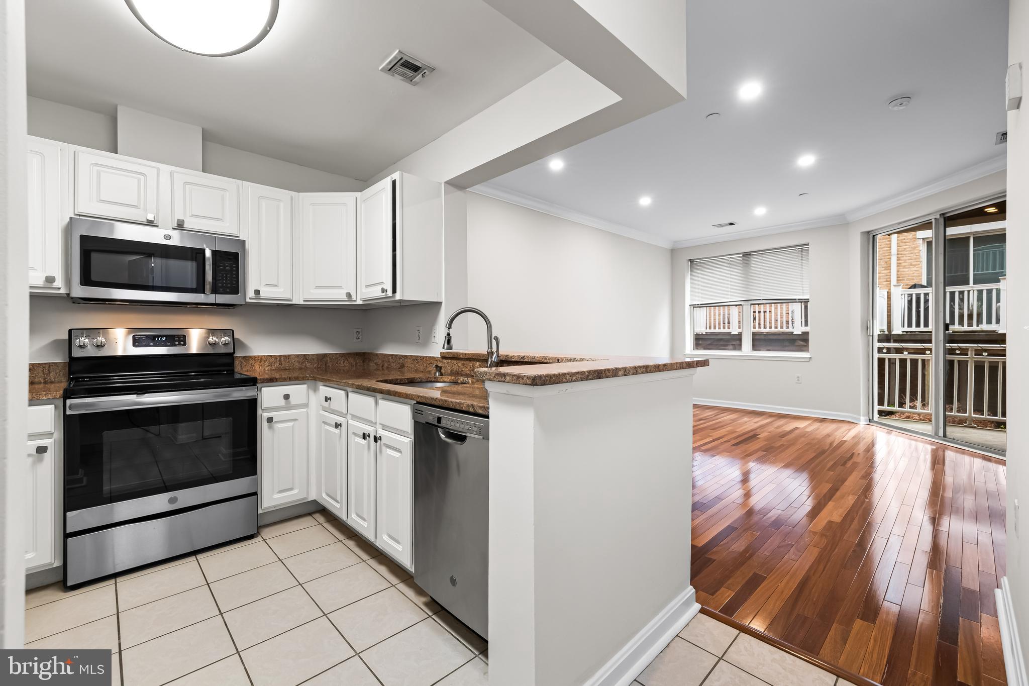 23 Pierside Drive, Unit 104 Baltimore, MD 21230 - Photo 6 of 31