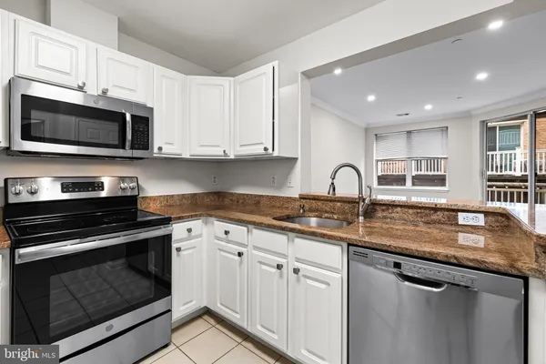 $185,000 | 23 Pierside Drive, Unit 104, Baltimore, MD 21230