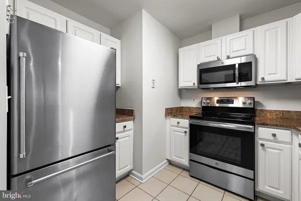 $185,000 | 23 Pierside Drive, Unit 104, Baltimore, MD 21230