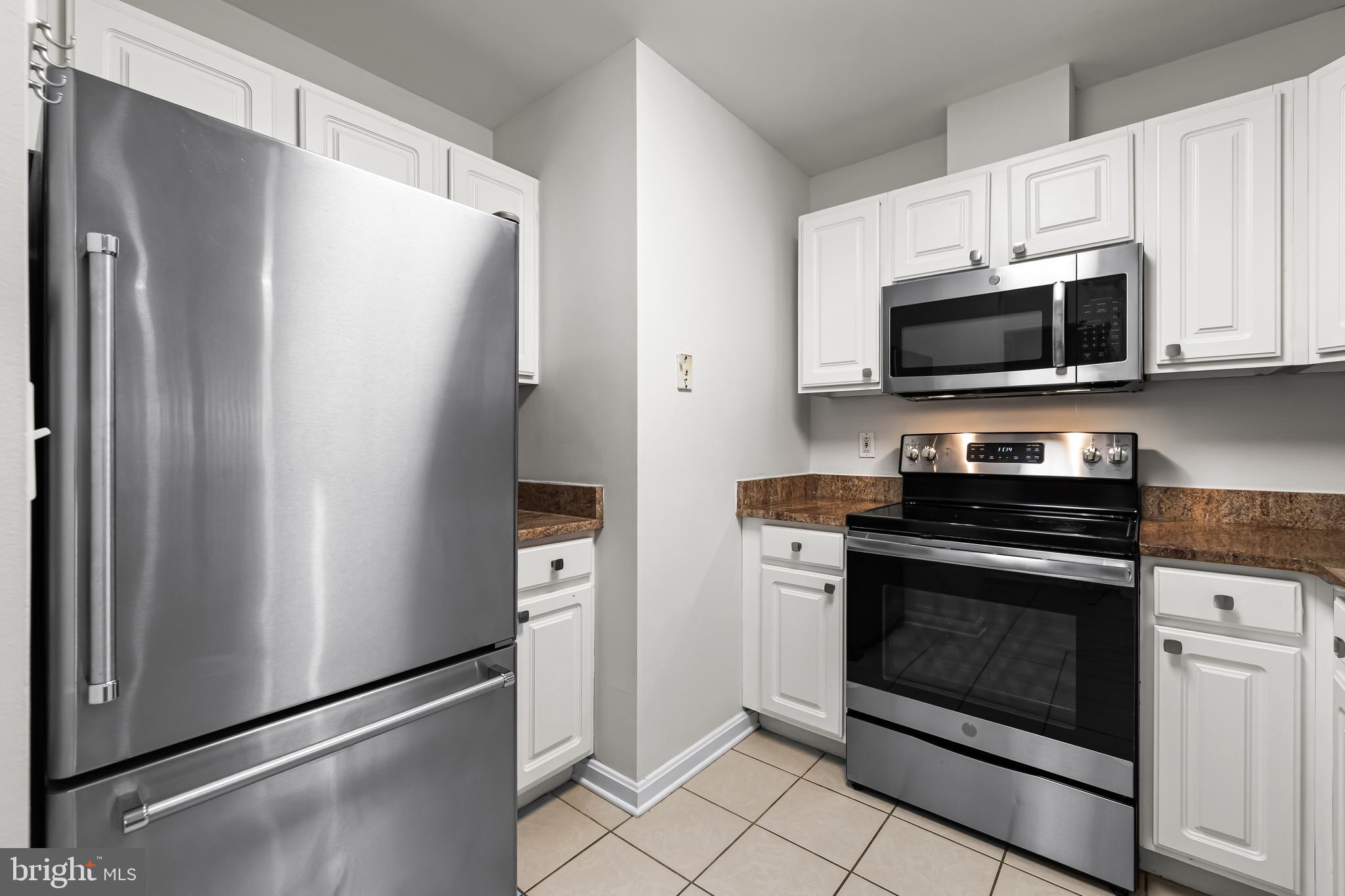 23 Pierside Drive, Unit 104 Baltimore, MD 21230 - Photo 9 of 31