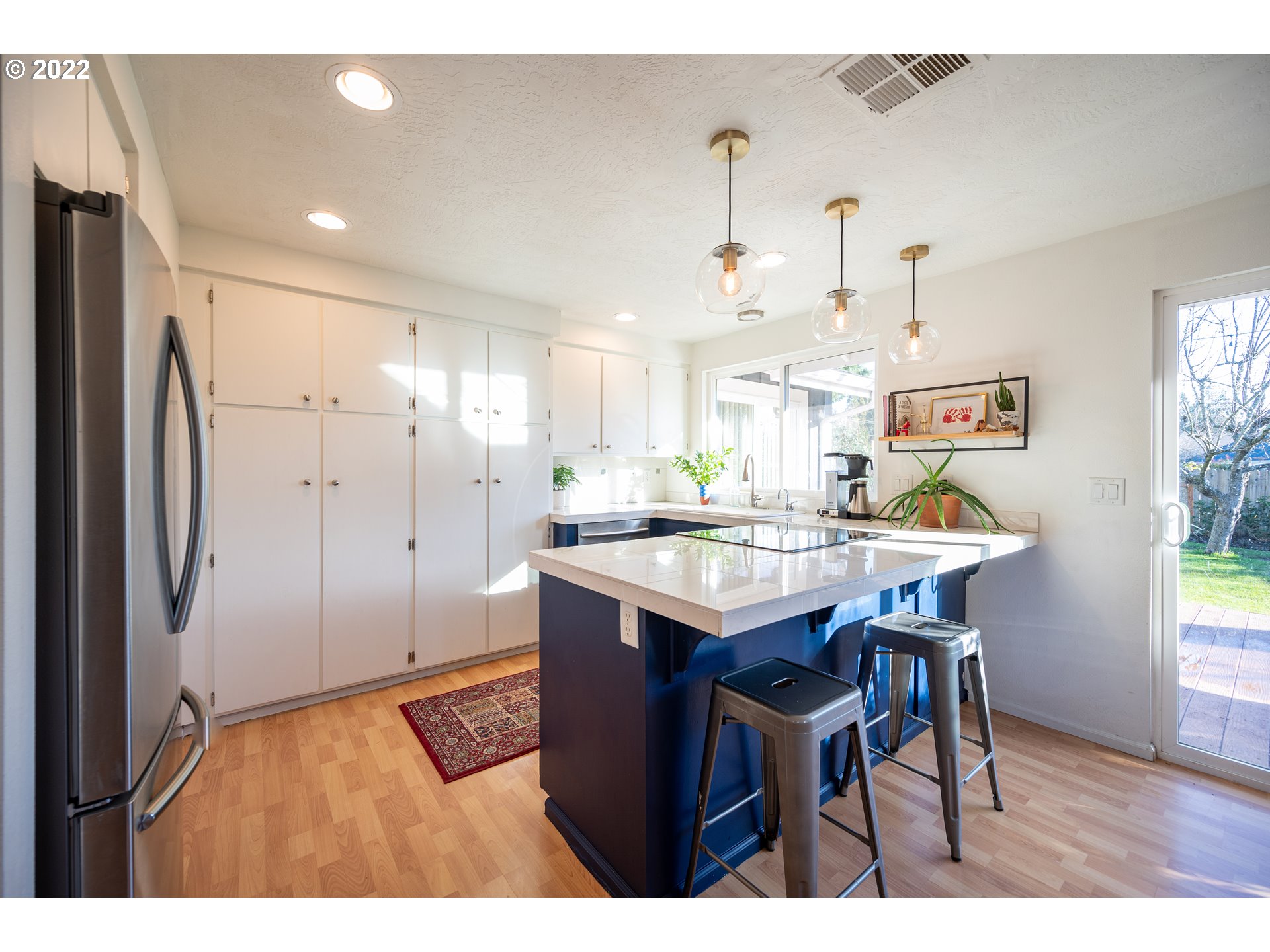 1355 Debrick Road Eugene, OR 97401 - Photo 7 of 25 Gallery Image 7
