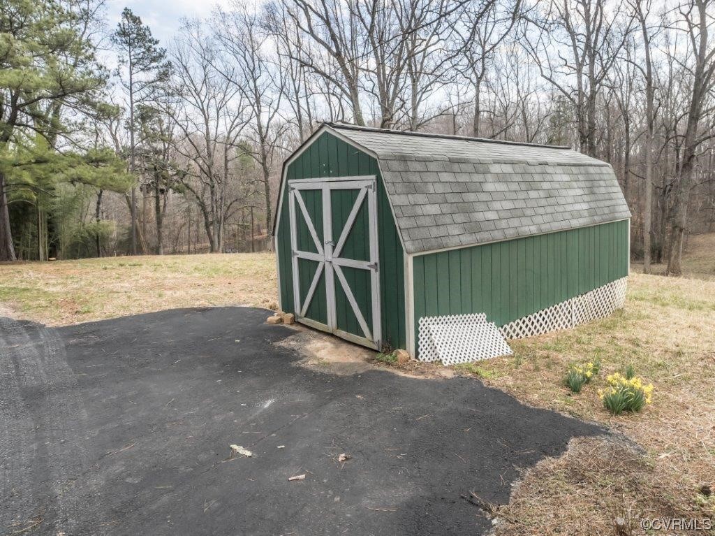 134 Ampthill Road Cartersville, VA 23027 - Photo 16 of 50 a view of outdoor space and yard